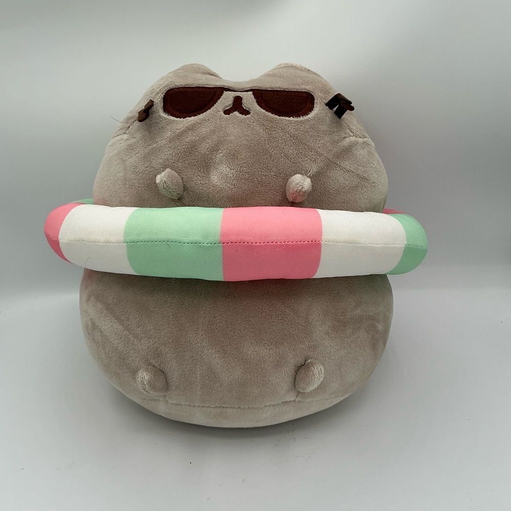 Gund Plush stuffed  animal PUSHEEN SUNGLASSES AND FLOATY CAT GRAY